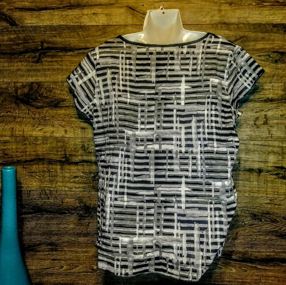 Cato Top Size XXL Light Weight Buckle Front EUC - Picture 3 of 10